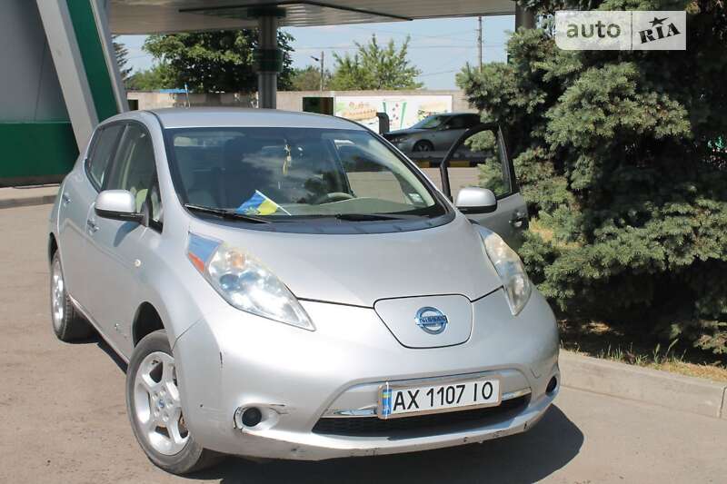 Хэтчбек Nissan Leaf 2011 в Лозовой