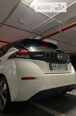 Хэтчбек Nissan Leaf 2022 в Киеве