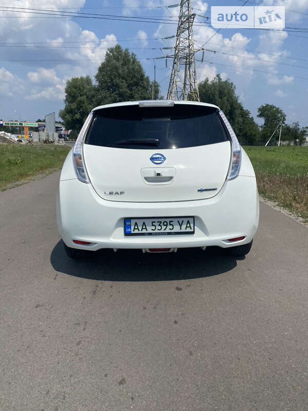 Хэтчбек Nissan Leaf 2016 в Киеве