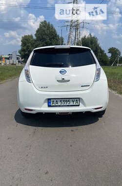 Хэтчбек Nissan Leaf 2016 в 