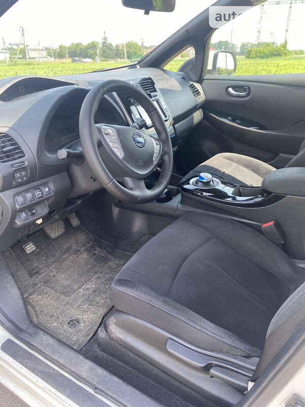 Хэтчбек Nissan Leaf 2016 в Киеве