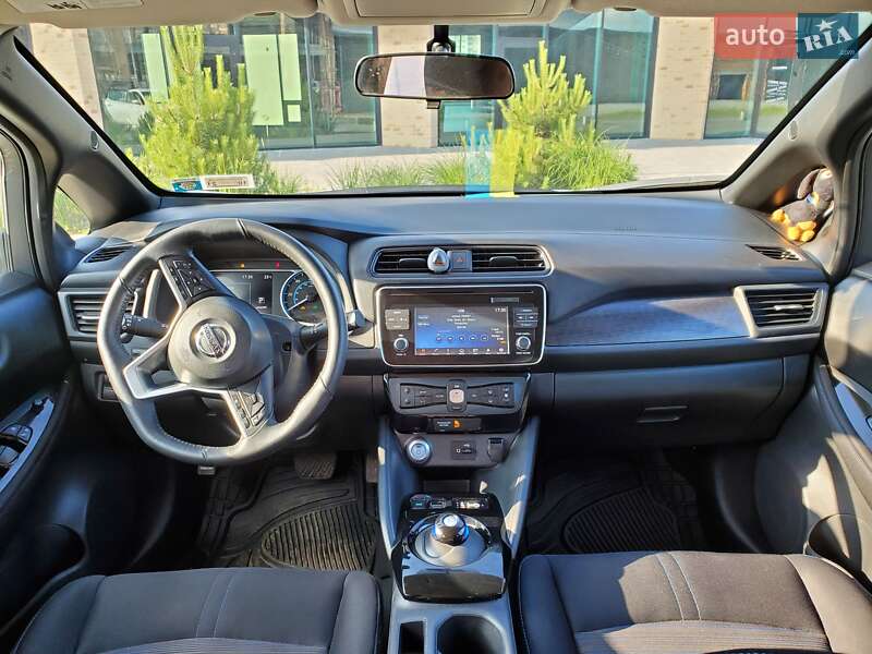Хэтчбек Nissan Leaf 2019 в Хмельницком