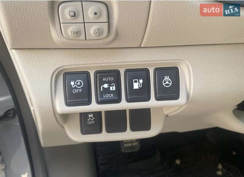 Хэтчбек Nissan Leaf 2013 в Днепре