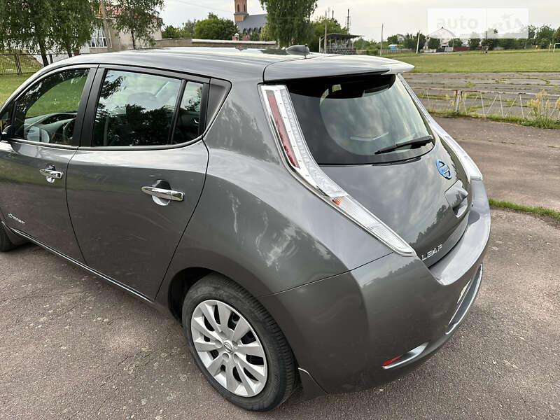 Хэтчбек Nissan Leaf 2017 в Житомире