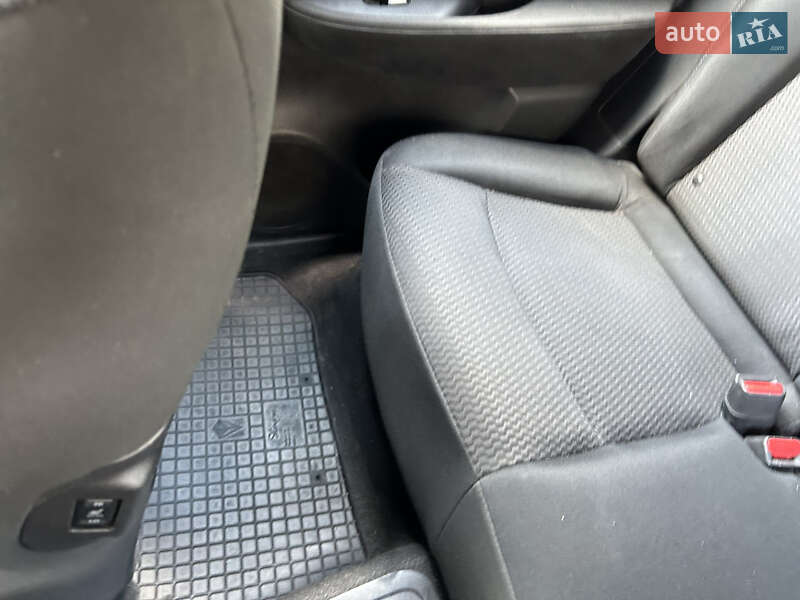 Хэтчбек Nissan Leaf 2015 в Ровно фото 9 Хэтчбек Nissan Leaf 2015 в Ровно
