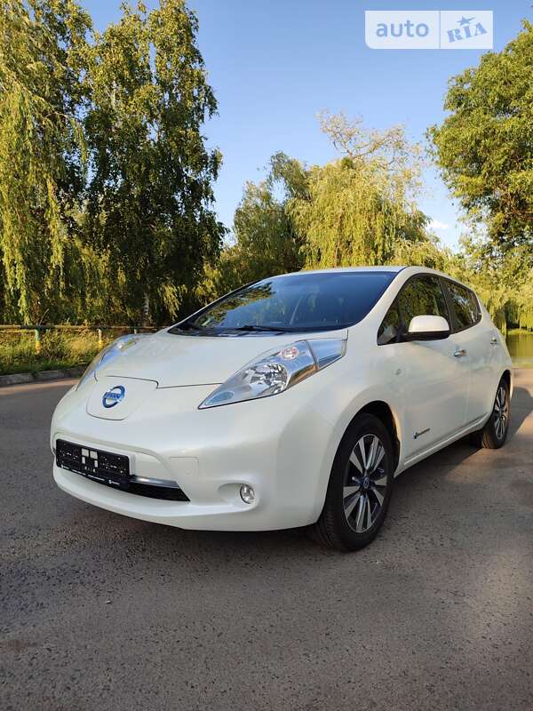 Хетчбек Nissan Leaf 2016 в Рівному
