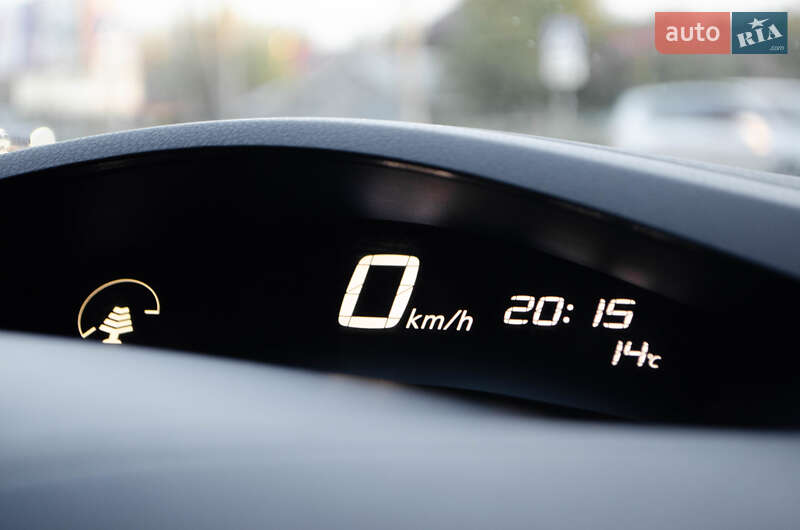 Хетчбек Nissan Leaf 2015 в Хмельницькому