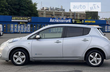 Хетчбек Nissan Leaf 2012 в 