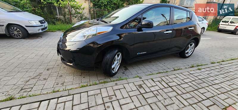 Хэтчбек Nissan Leaf 2014 в Львове