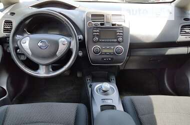 Хэтчбек Nissan Leaf 2014 в 