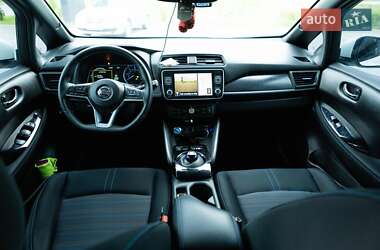 Хэтчбек Nissan Leaf 2020 в 