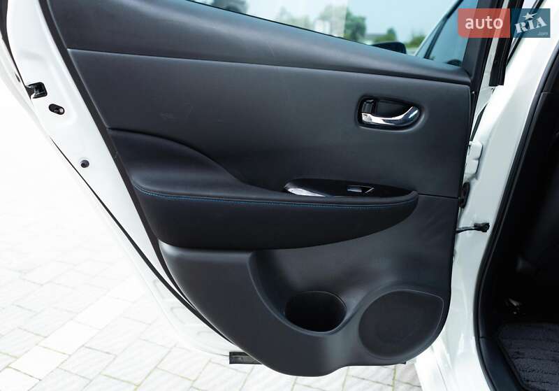 Хэтчбек Nissan Leaf 2020 в Стрые