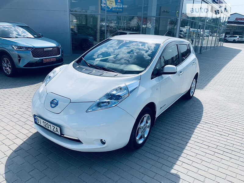 Хэтчбек Nissan Leaf 2013 в Полтаве