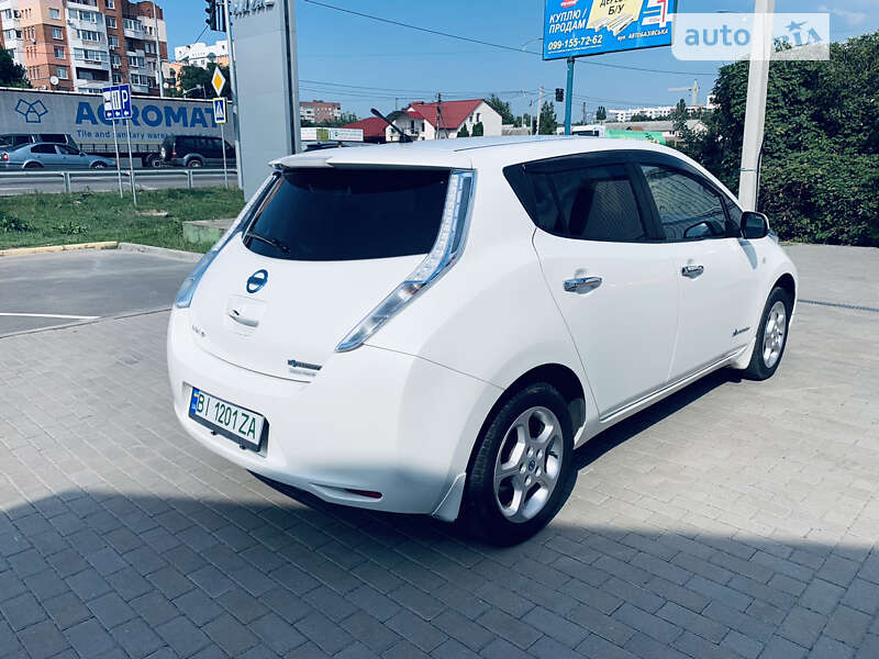Хэтчбек Nissan Leaf 2013 в Полтаве