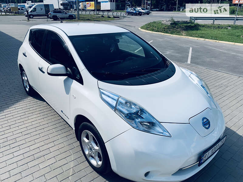 Хэтчбек Nissan Leaf 2013 в Полтаве