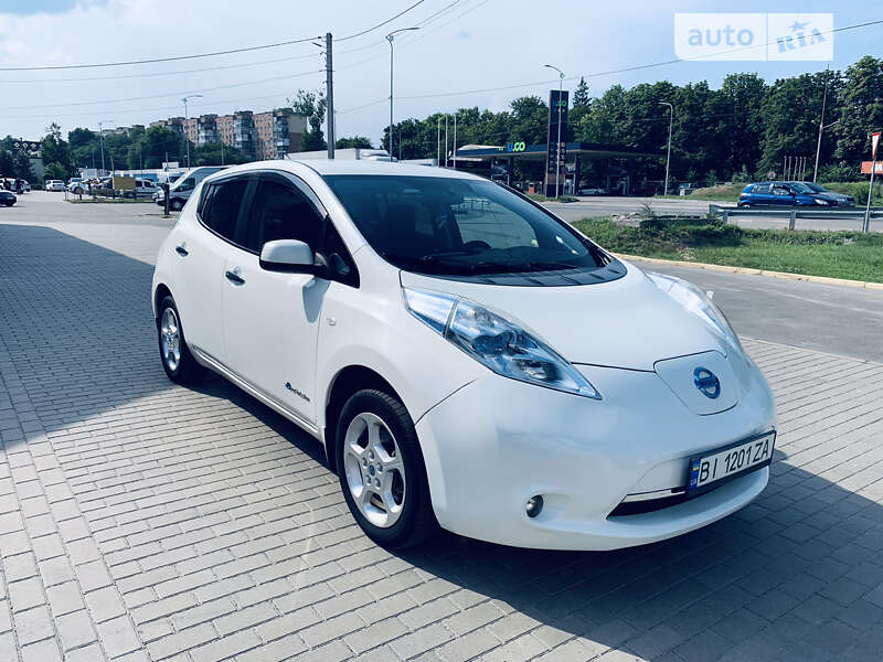 Хэтчбек Nissan Leaf 2013 в Полтаве