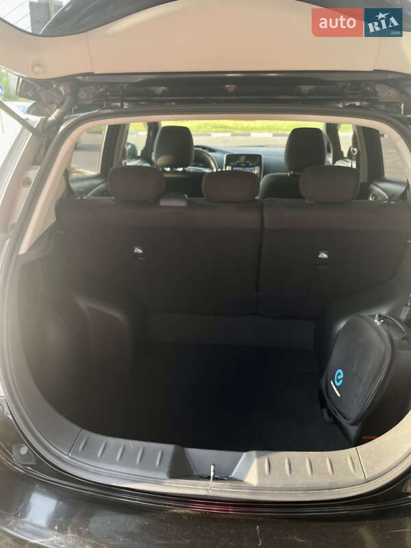 Хэтчбек Nissan Leaf 2015 в Житомире фото 17 Хэтчбек Nissan Leaf 2015 в Житомире