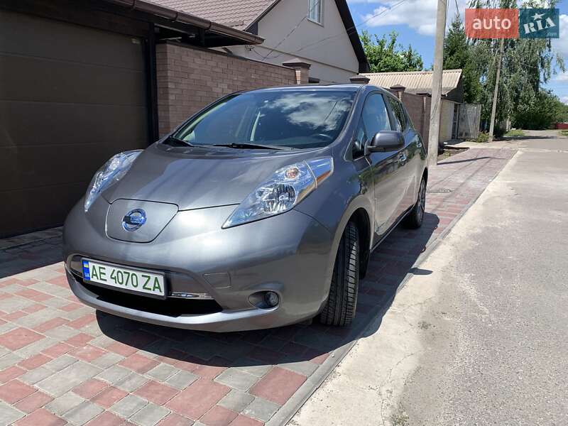Хэтчбек Nissan Leaf 2014 в Кривом Роге фото 3 Хэтчбек Nissan Leaf 2014 в Кривом Роге