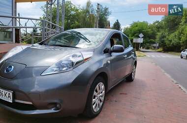 Хэтчбек Nissan Leaf 2015 в Днепре