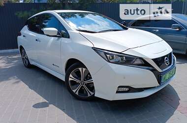 Хетчбек Nissan Leaf 2019 в Дніпрі