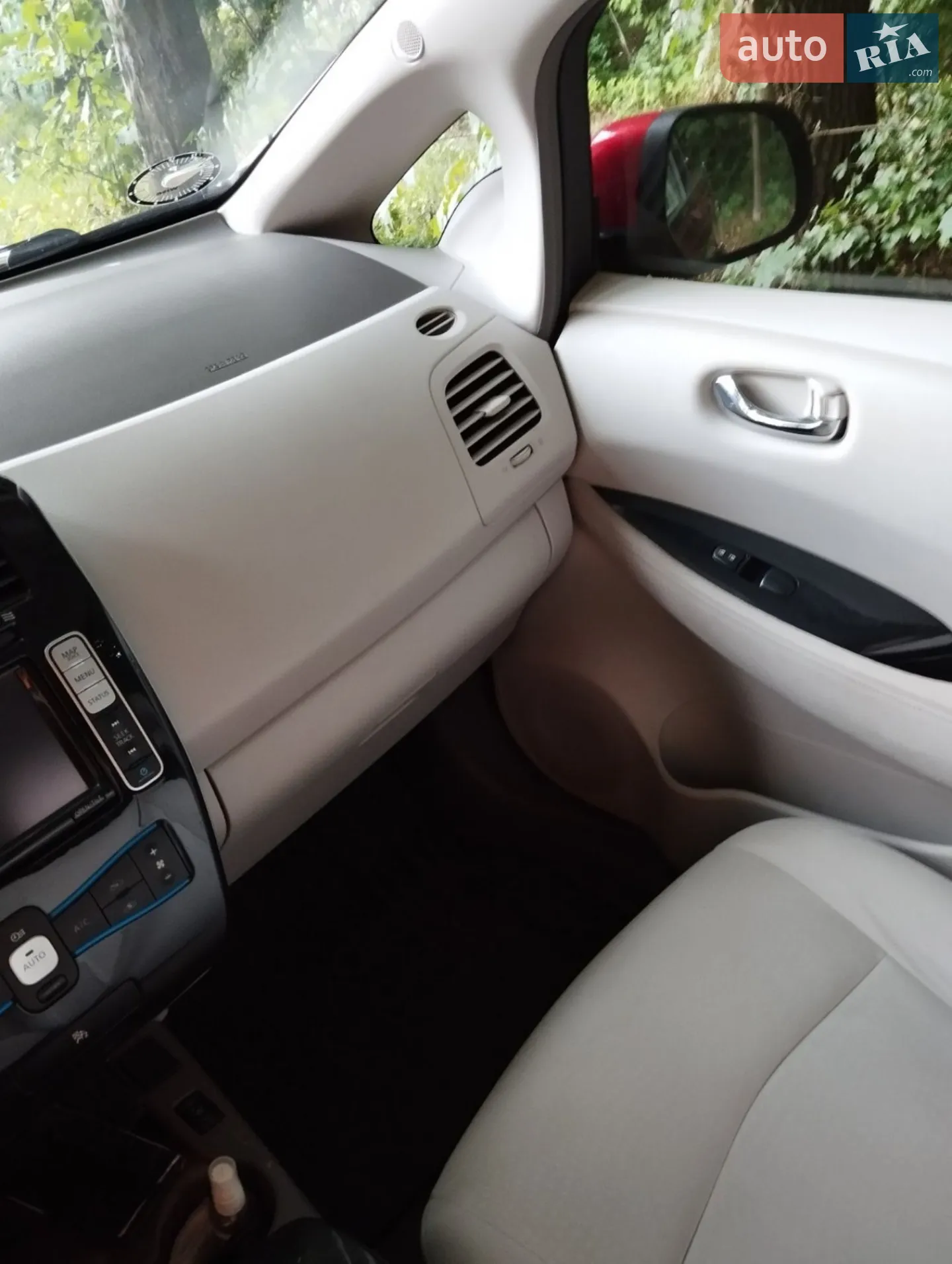 2012 Nissan Leaf - мініатюра 16