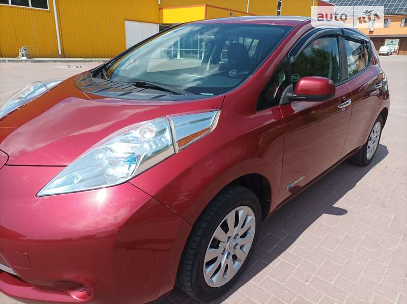 Хетчбек Nissan Leaf 2014 в Хмельницькому