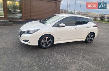 Хэтчбек Nissan Leaf 2018 в 