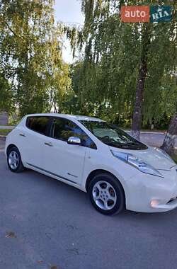Хетчбек Nissan Leaf 2014 в 