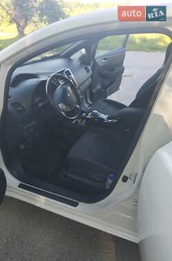 Хетчбек Nissan Leaf 2014 в 