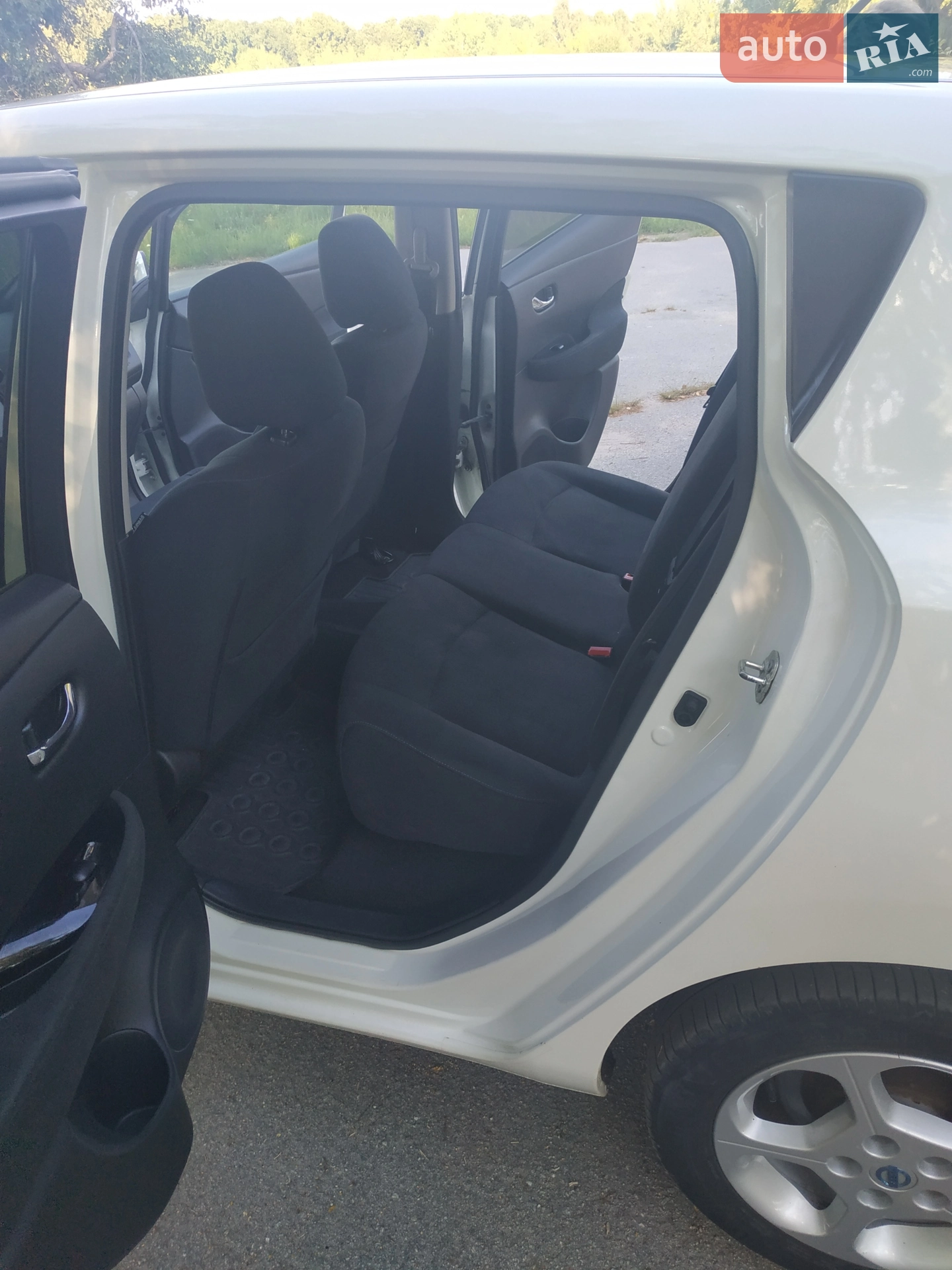2013 Nissan Leaf - мініатюра 16