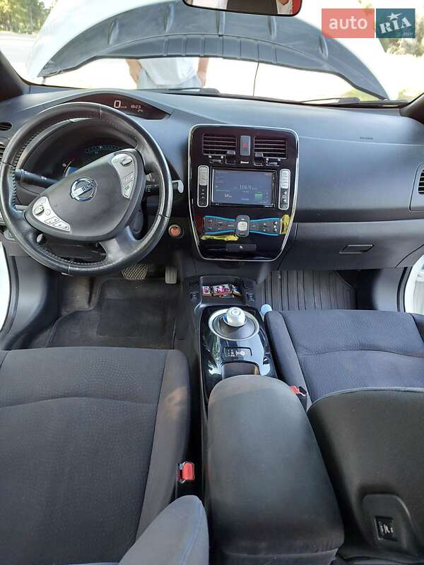 Хетчбек Nissan Leaf 2013 в Житомирі