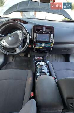 Хетчбек Nissan Leaf 2014 в 