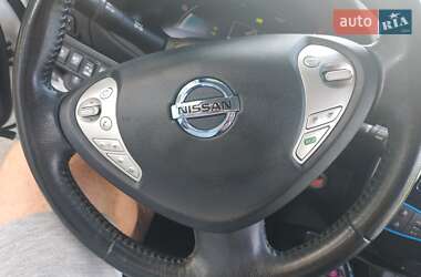 Хетчбек Nissan Leaf 2014 в 