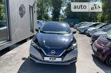 Хэтчбек Nissan Leaf 2018 в 