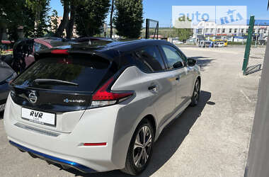 Хэтчбек Nissan Leaf 2018 в 