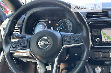 Хэтчбек Nissan Leaf 2018 в 