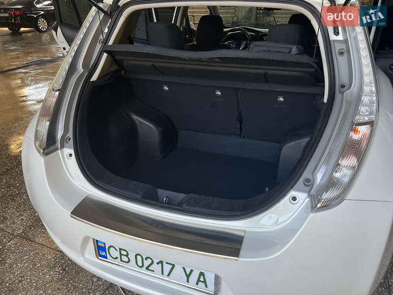 Хэтчбек Nissan Leaf 2015 в Чернигове