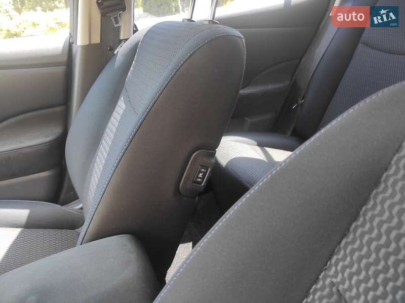 Хэтчбек Nissan Leaf 2013 в Тернополе