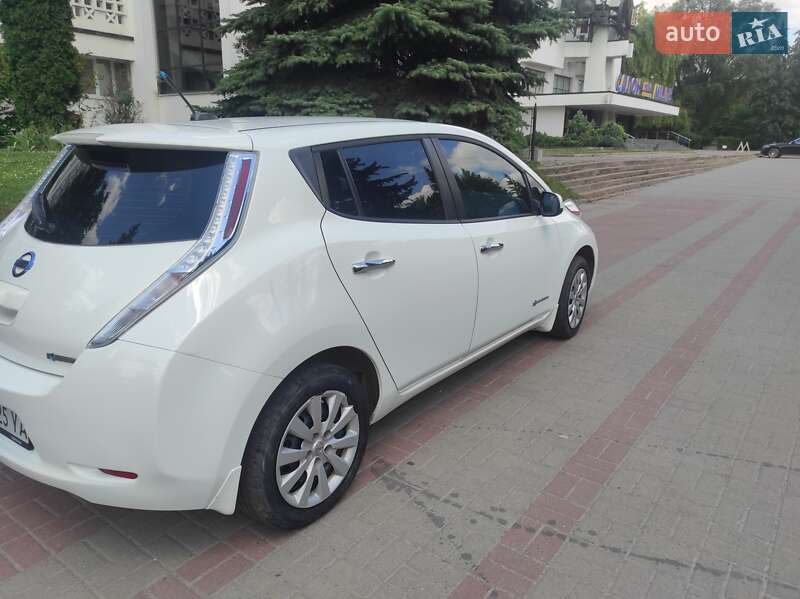 Хэтчбек Nissan Leaf 2013 в Тернополе