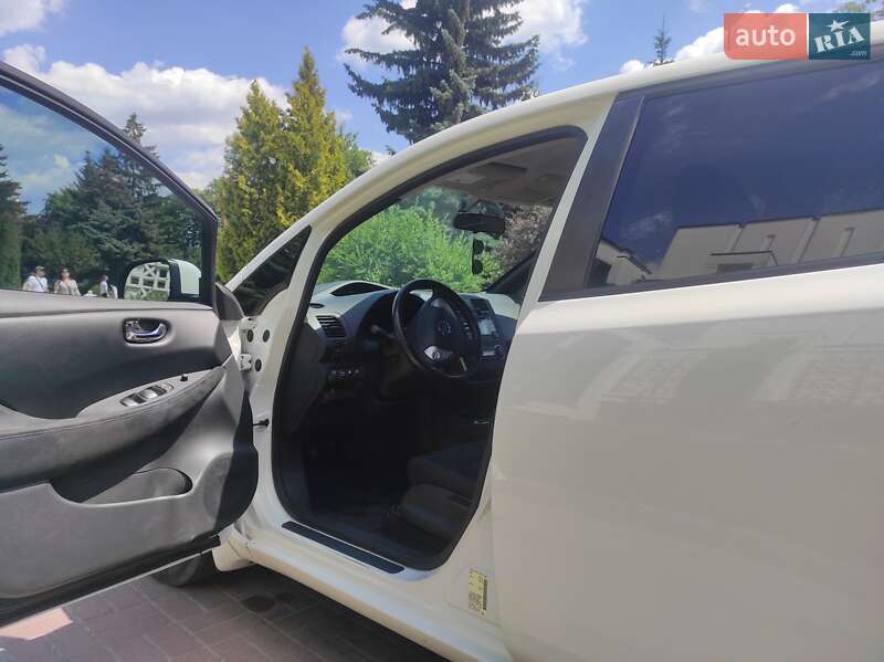 Хэтчбек Nissan Leaf 2013 в Тернополе