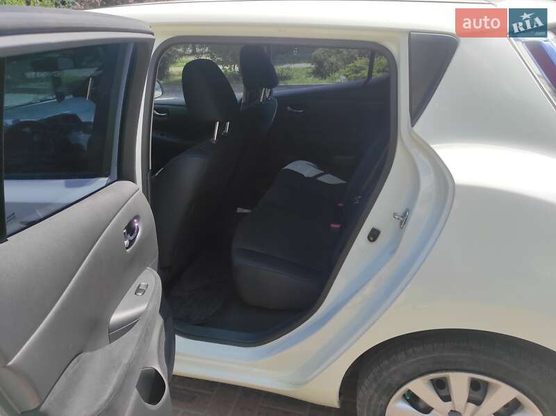 Хэтчбек Nissan Leaf 2013 в Тернополе