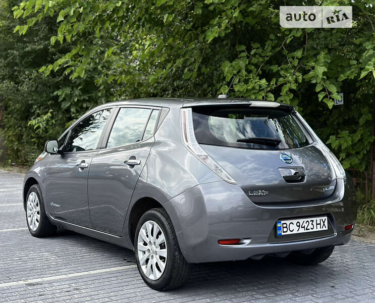 Хэтчбек Nissan Leaf 2015 в Львове