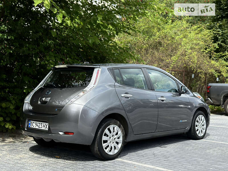 Хэтчбек Nissan Leaf 2015 в Львове