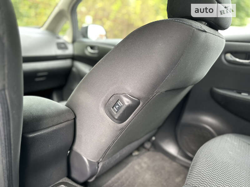 Хэтчбек Nissan Leaf 2015 в Львове