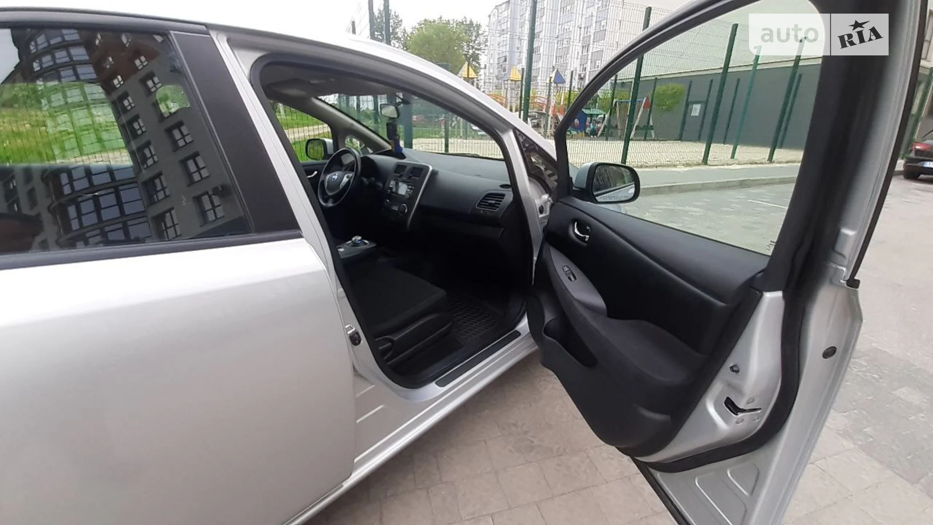 2015 Nissan Leaf - мініатюра 16