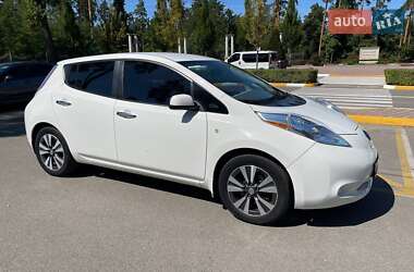 Хэтчбек Nissan Leaf 2014 в 