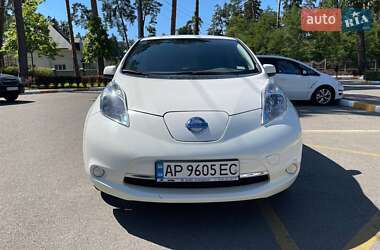 Хэтчбек Nissan Leaf 2014 в 
