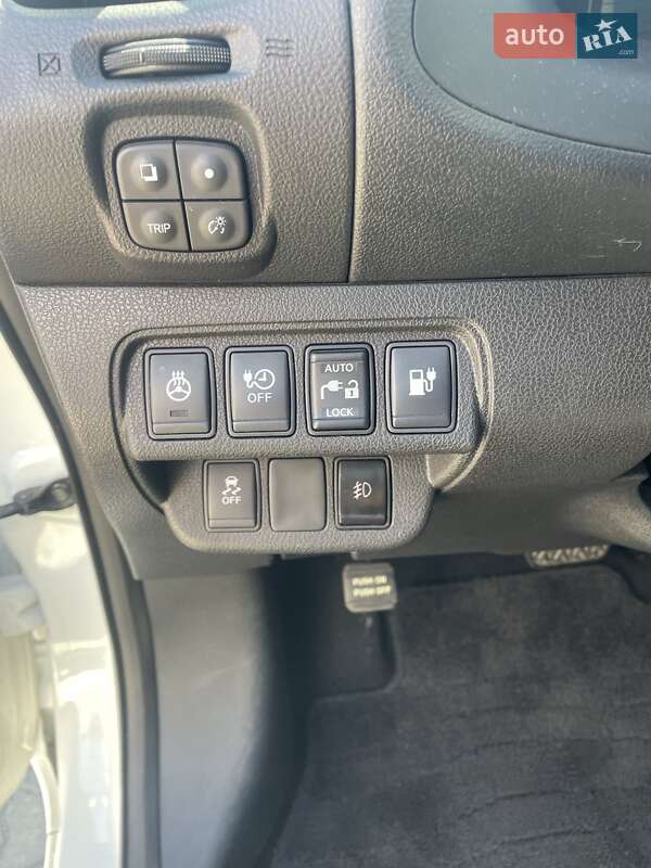 Хэтчбек Nissan Leaf 2015 в Каменском