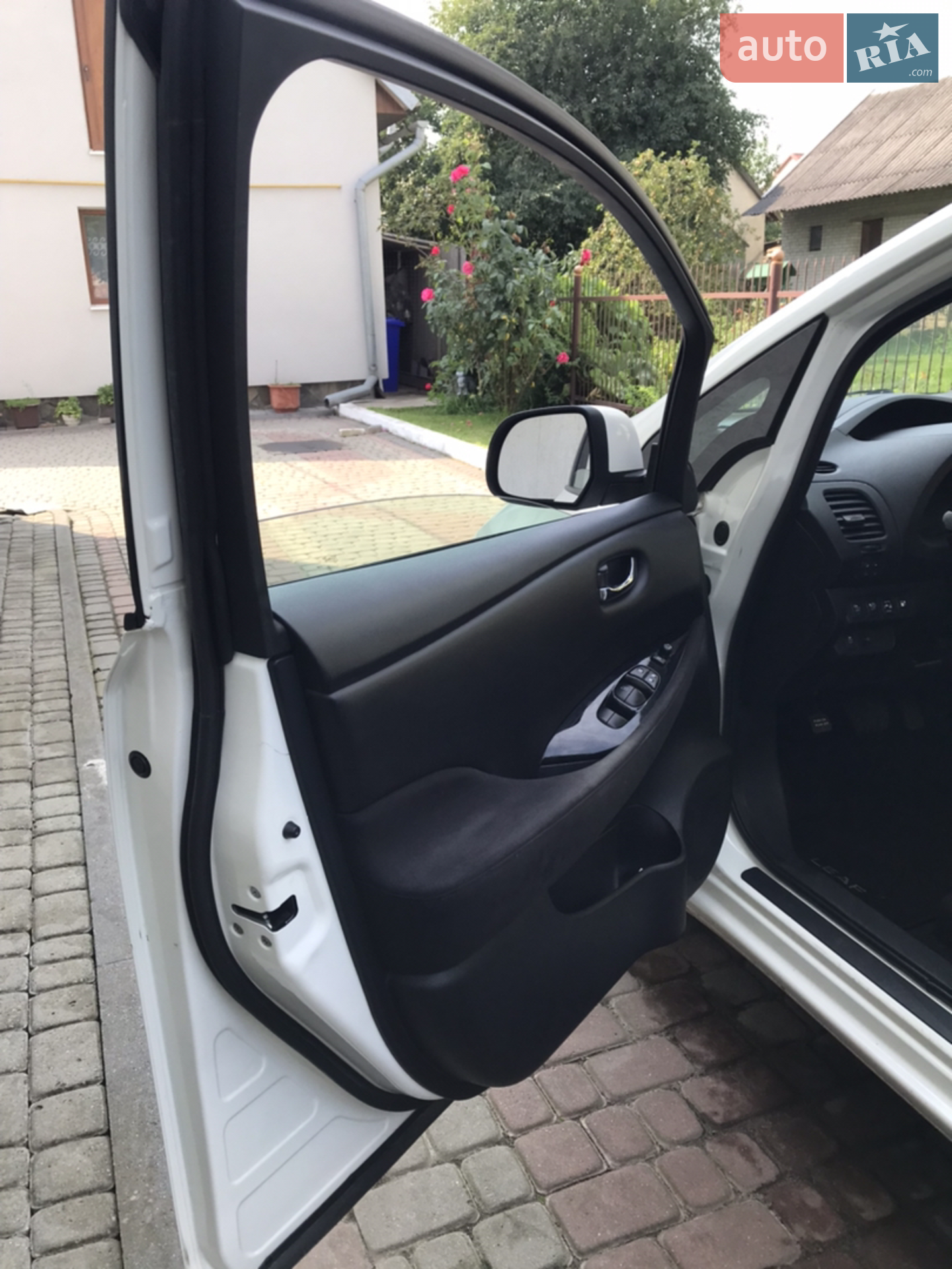 2017 Nissan Leaf - мініатюра 15