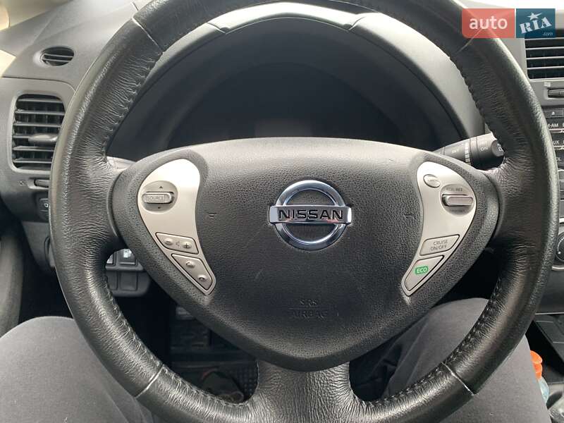 Хетчбек Nissan Leaf 2015 в Тернополі